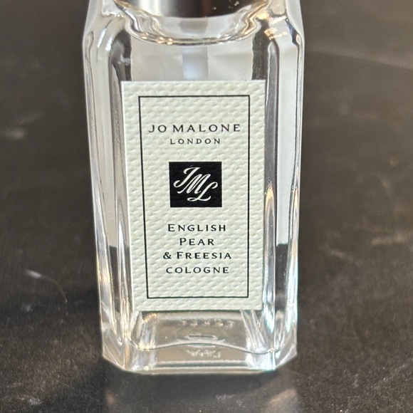 Jo Malone English Pear & Freesia - Picture 3 of 6
